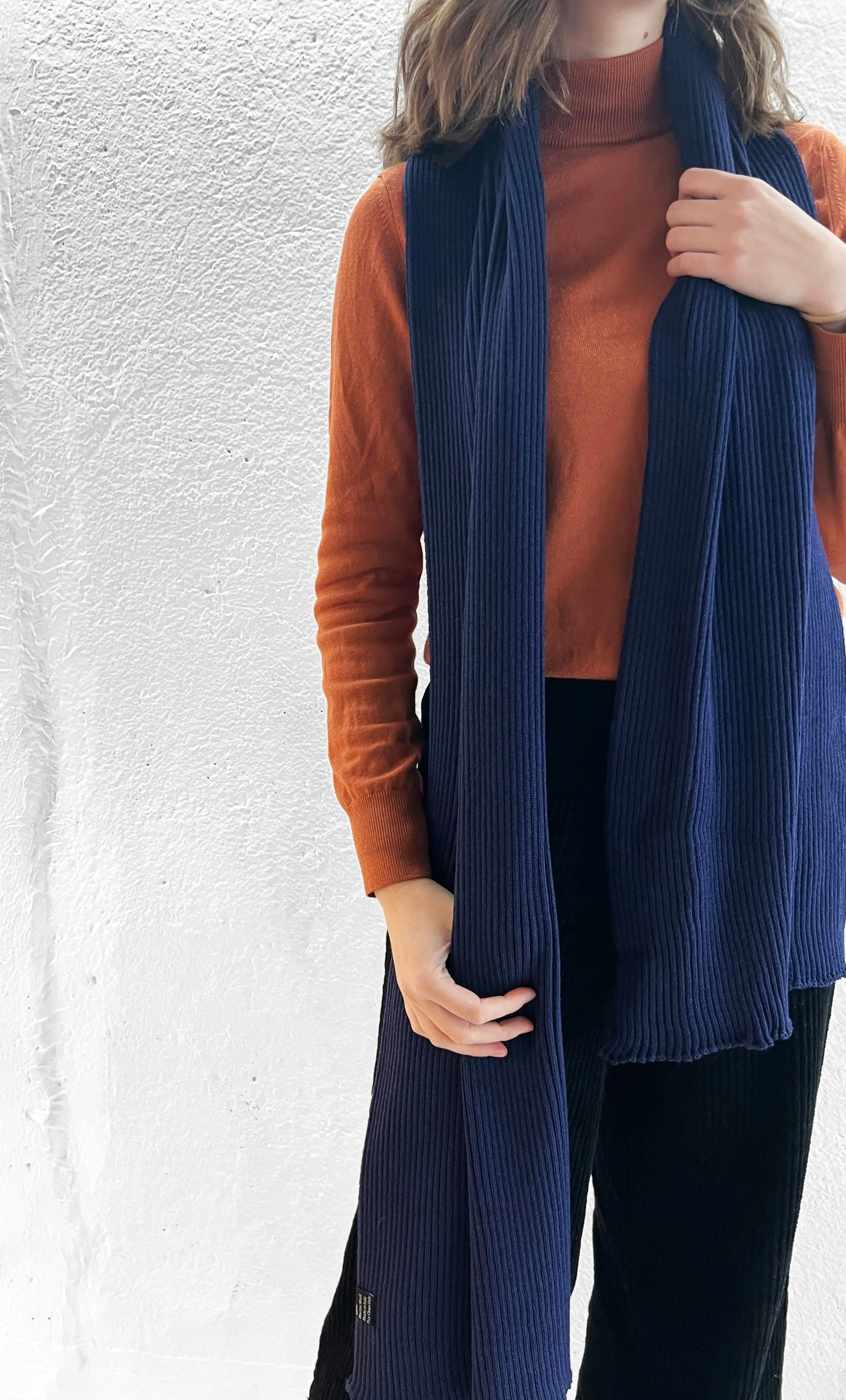 Pleated Merino Wool Scarf XL in Navy Blue color